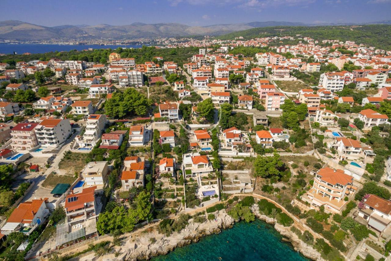 Holiday Home Barbara Trogir Kültér fotó